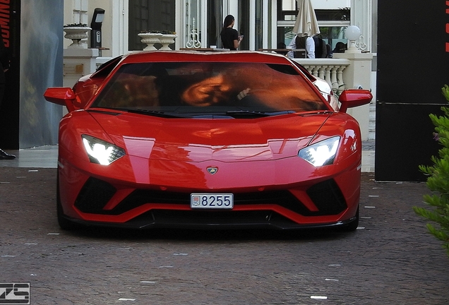 Lamborghini Aventador S LP740-4