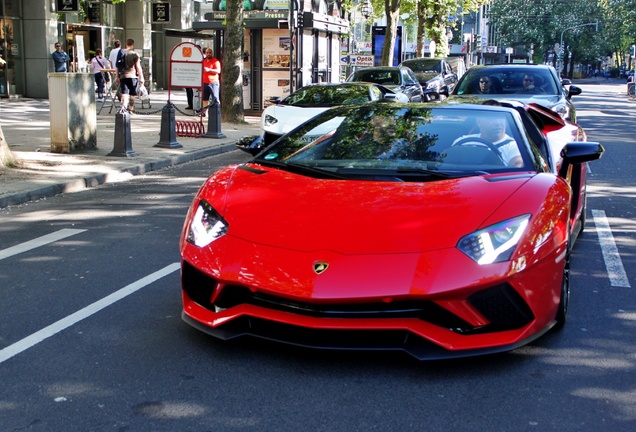 Lamborghini Aventador S LP740-4 Roadster