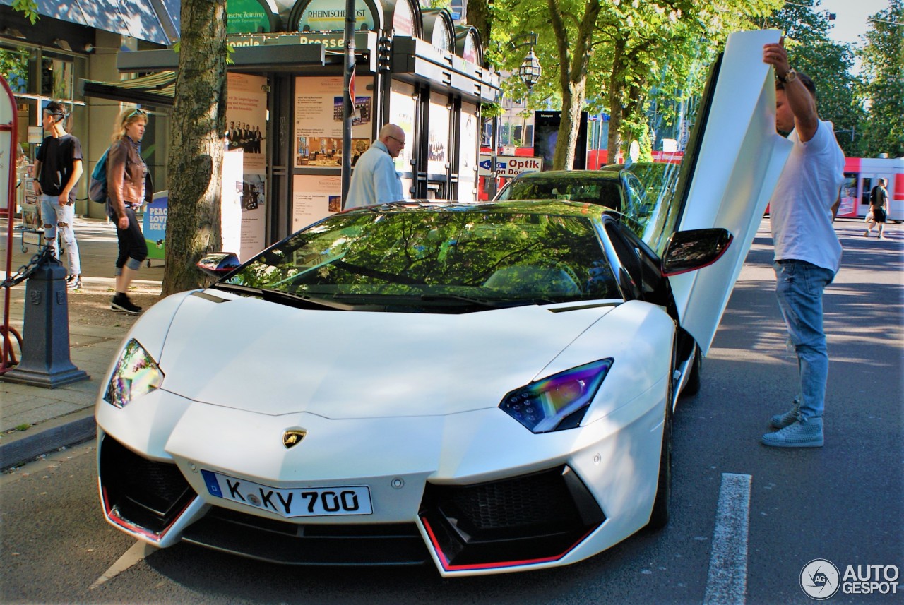 Lamborghini Aventador LP700-4 Pirelli Edition