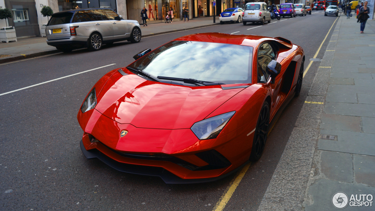 Lamborghini Aventador S LP740-4