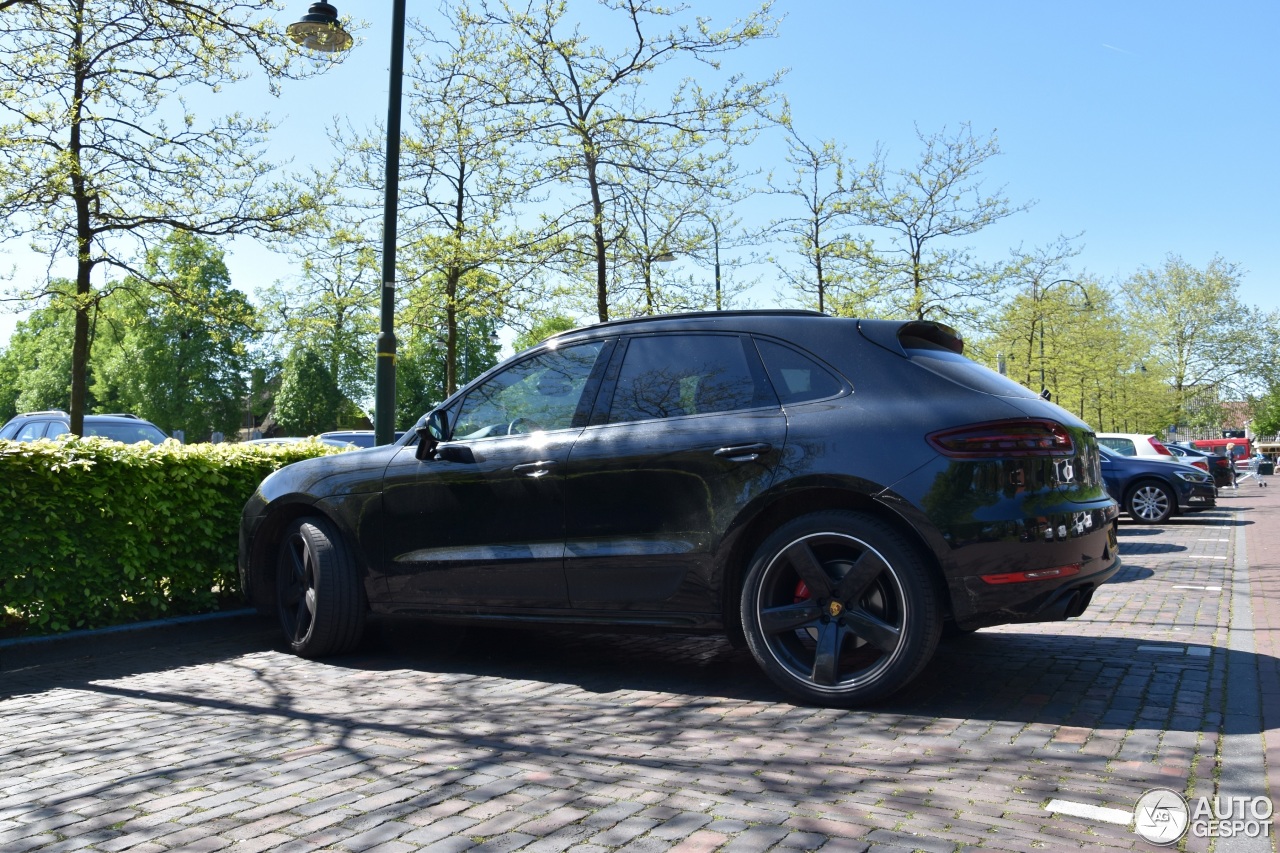 Porsche 95B Macan GTS