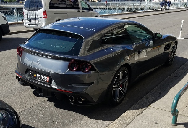 Ferrari GTC4Lusso