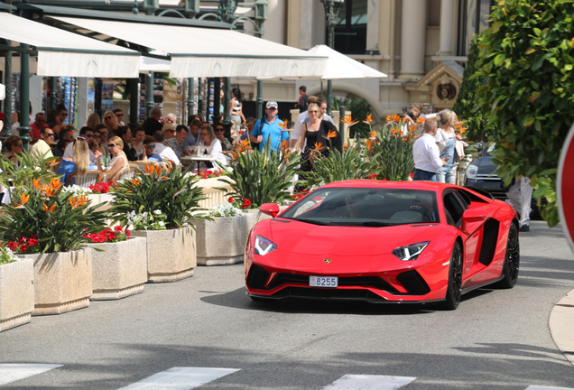 Lamborghini Aventador S LP740-4