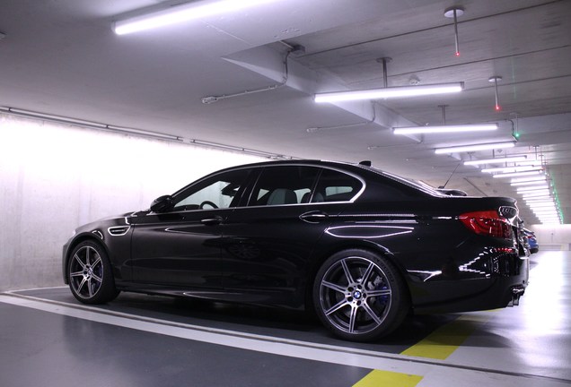 BMW M5 F10 2011