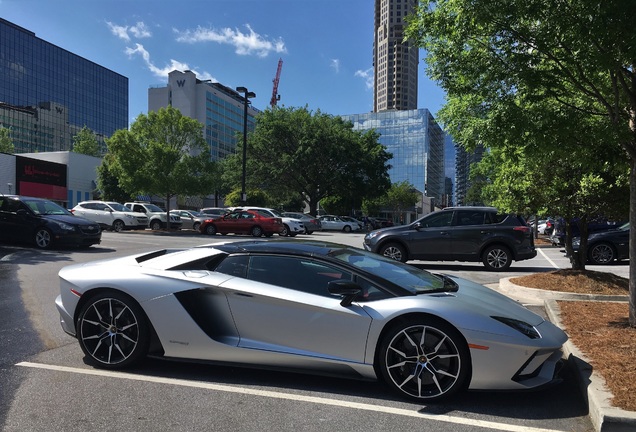 Lamborghini Aventador S LP740-4 Roadster