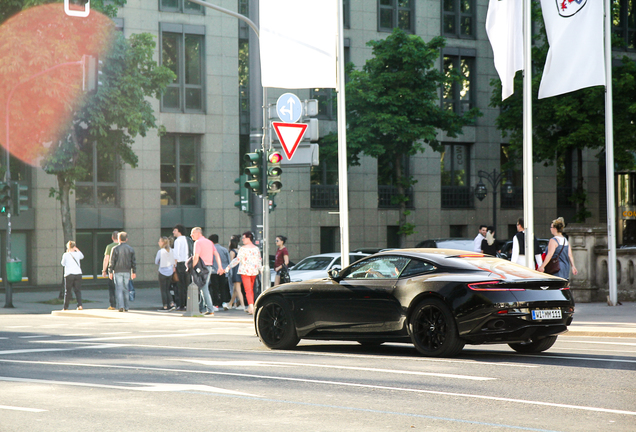 Aston Martin DB11