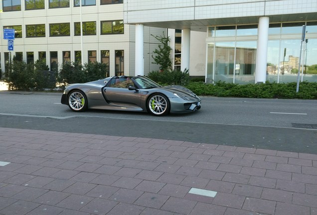 Porsche 918 Spyder Weissach Package