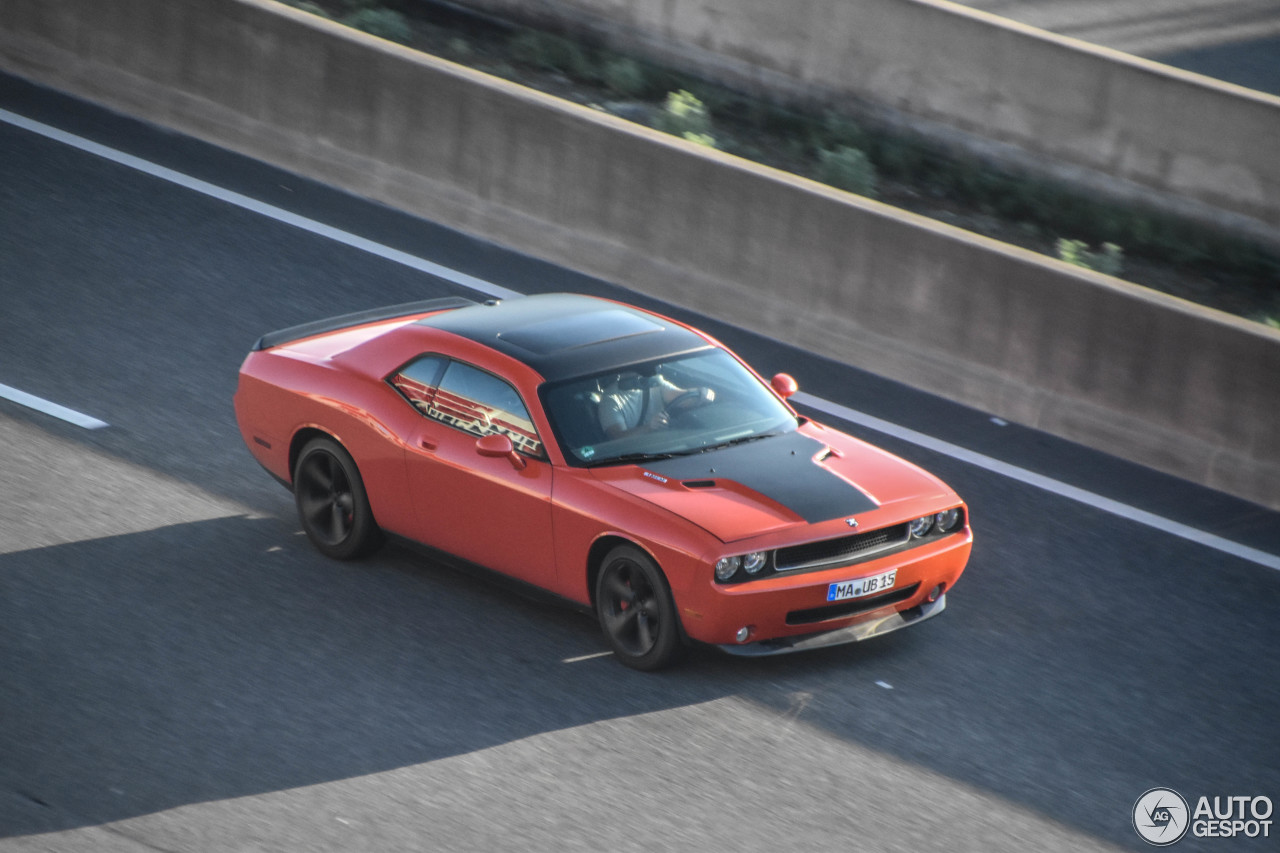 Dodge Challenger SRT-8