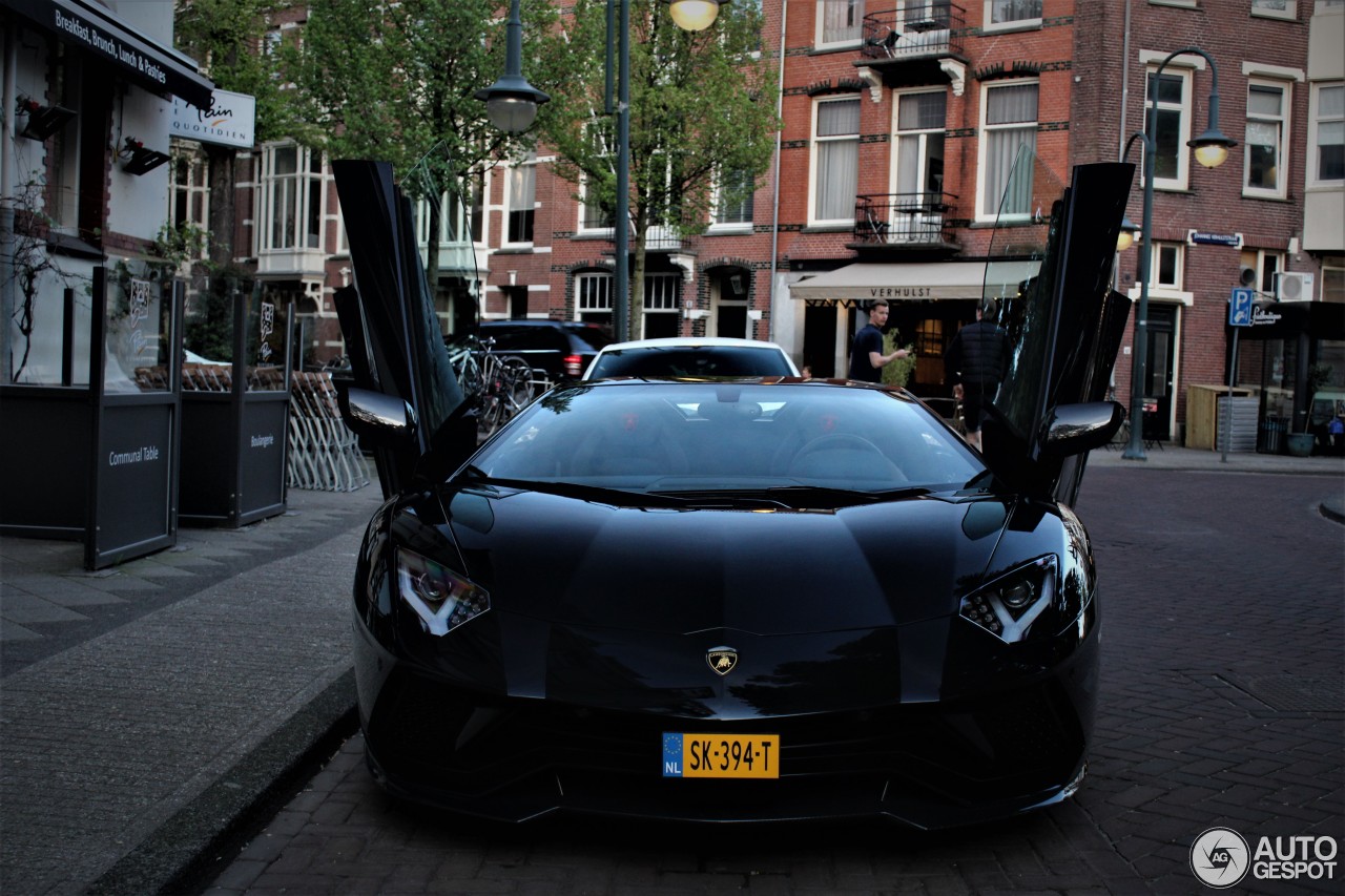 Lamborghini Aventador S LP740-4 Roadster