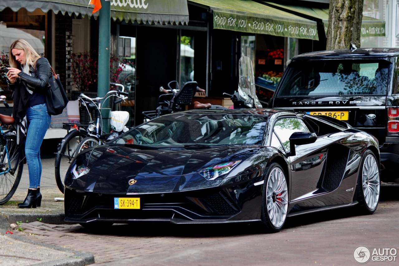 Lamborghini Aventador S LP740-4 Roadster