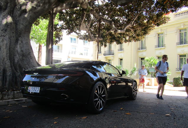 Aston Martin DB11