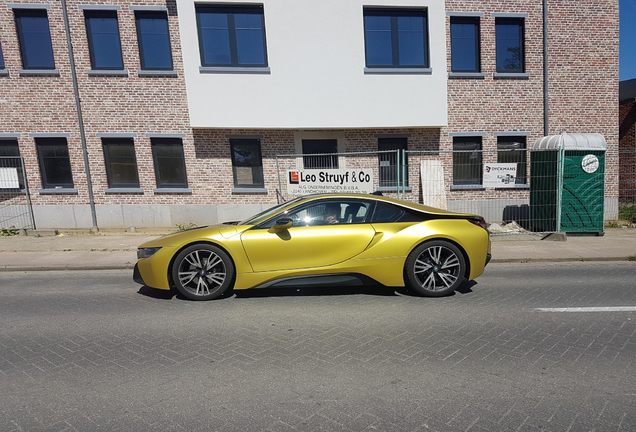 BMW i8 Protonic Frozen Yellow Edition