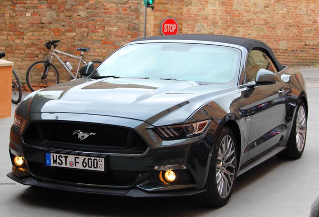 Ford Mustang GT Convertible 2015 First Edition