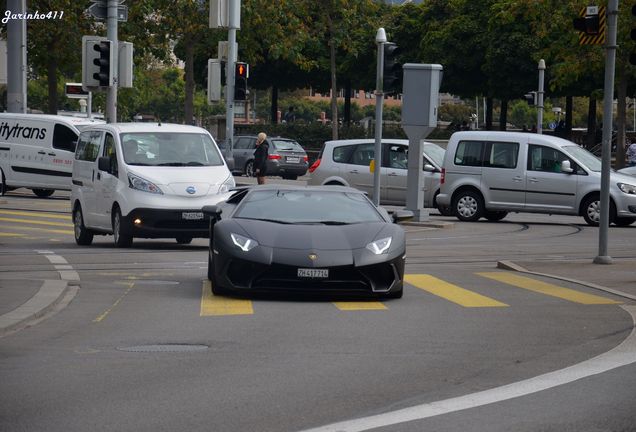 Lamborghini Aventador LP750-4 SuperVeloce Roadster