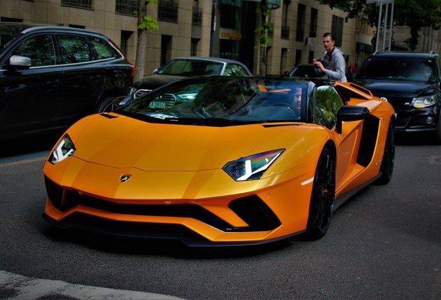 Lamborghini Aventador S LP740-4 Roadster