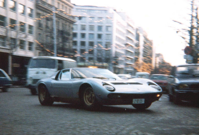 Lamborghini Miura P400 SV