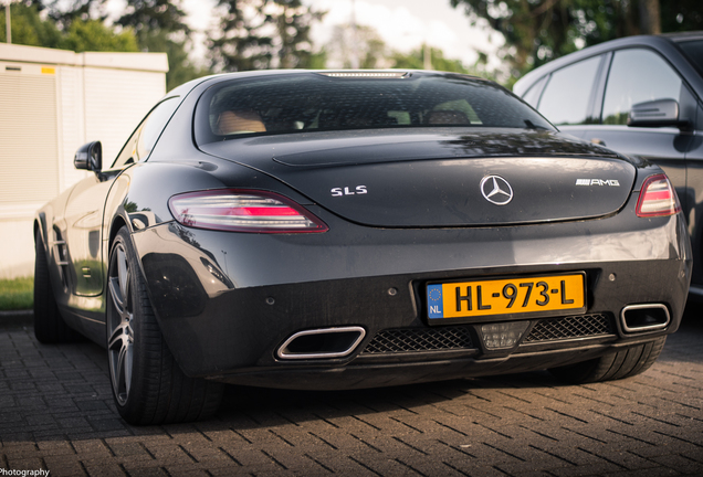 Mercedes-Benz SLS AMG