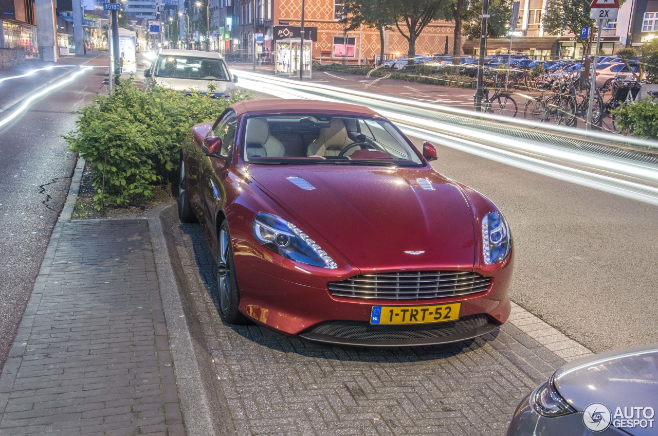 Aston Martin DB9 Volante 2013