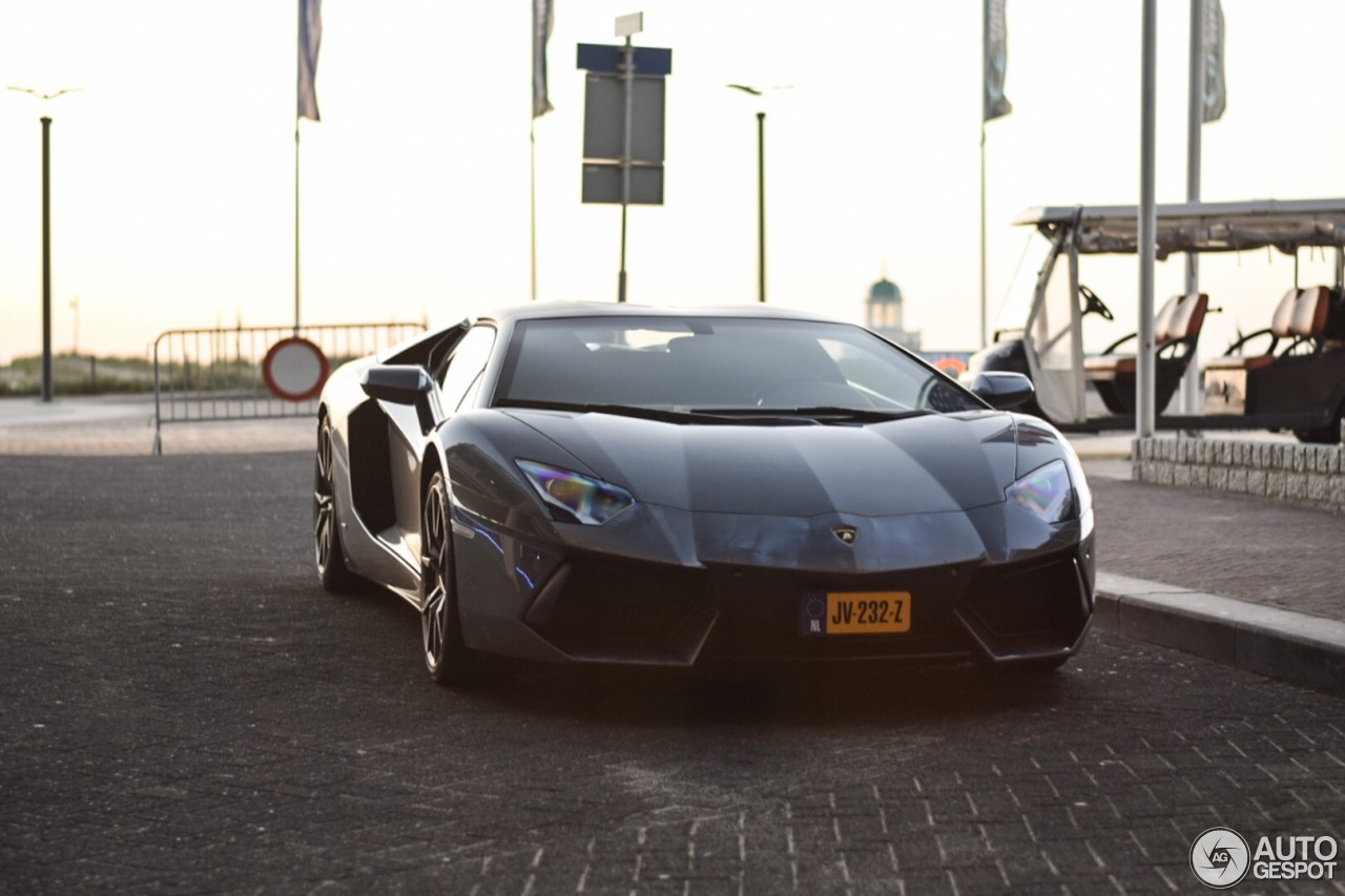 Lamborghini Aventador LP700-4 Roadster