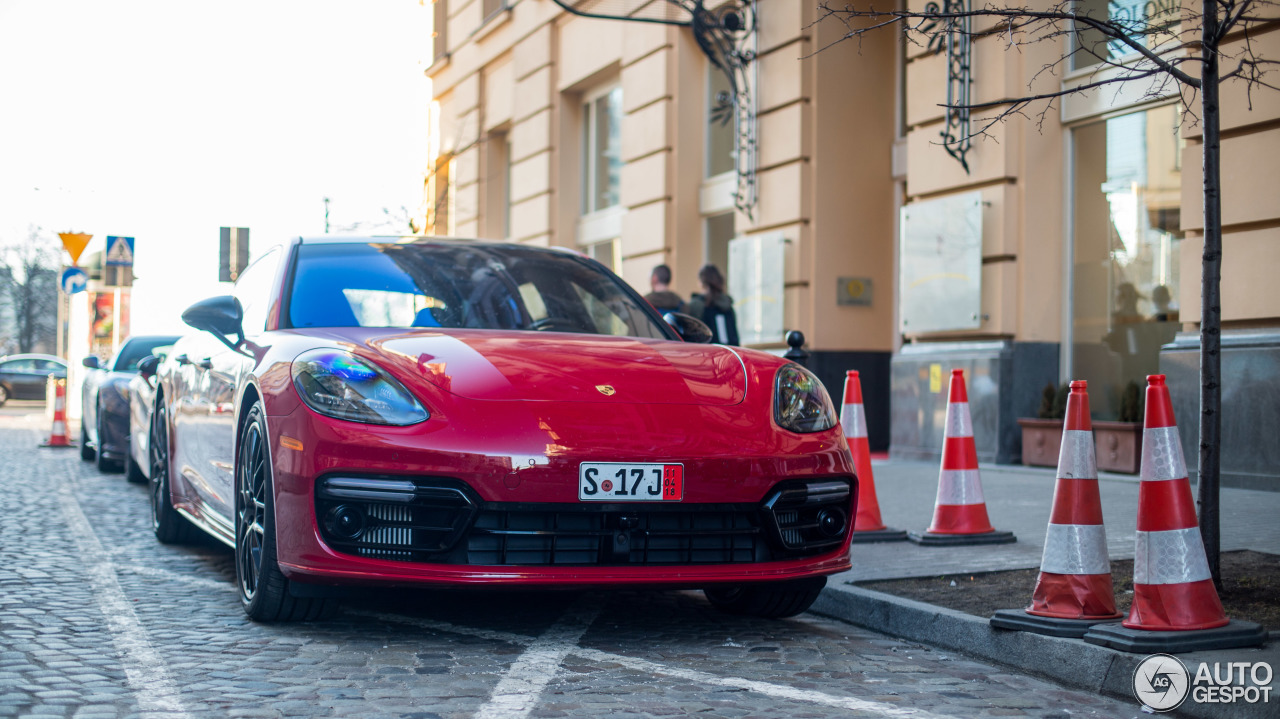 Porsche 971 Panamera Turbo S E-Hybrid Executive