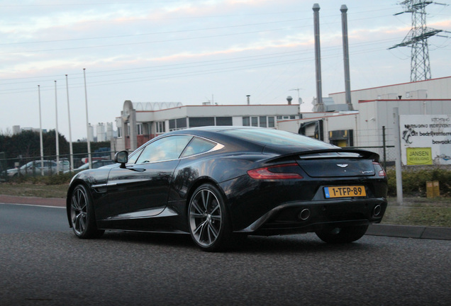 Aston Martin Vanquish 2013