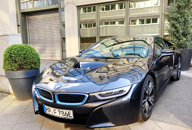 BMW i8