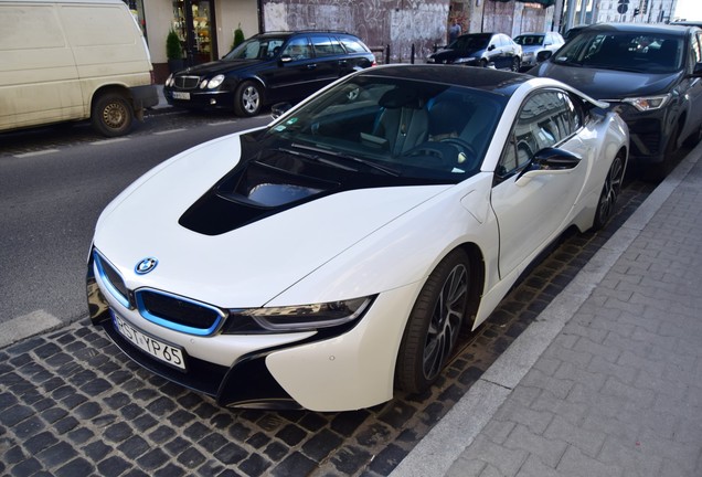 BMW i8