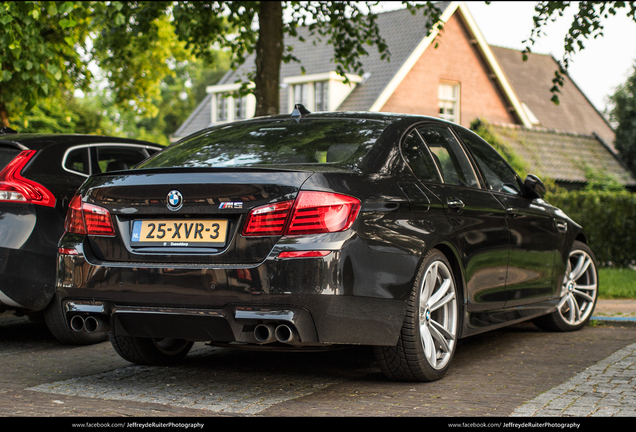 BMW M5 F10 2011