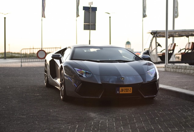 Lamborghini Aventador LP700-4 Roadster