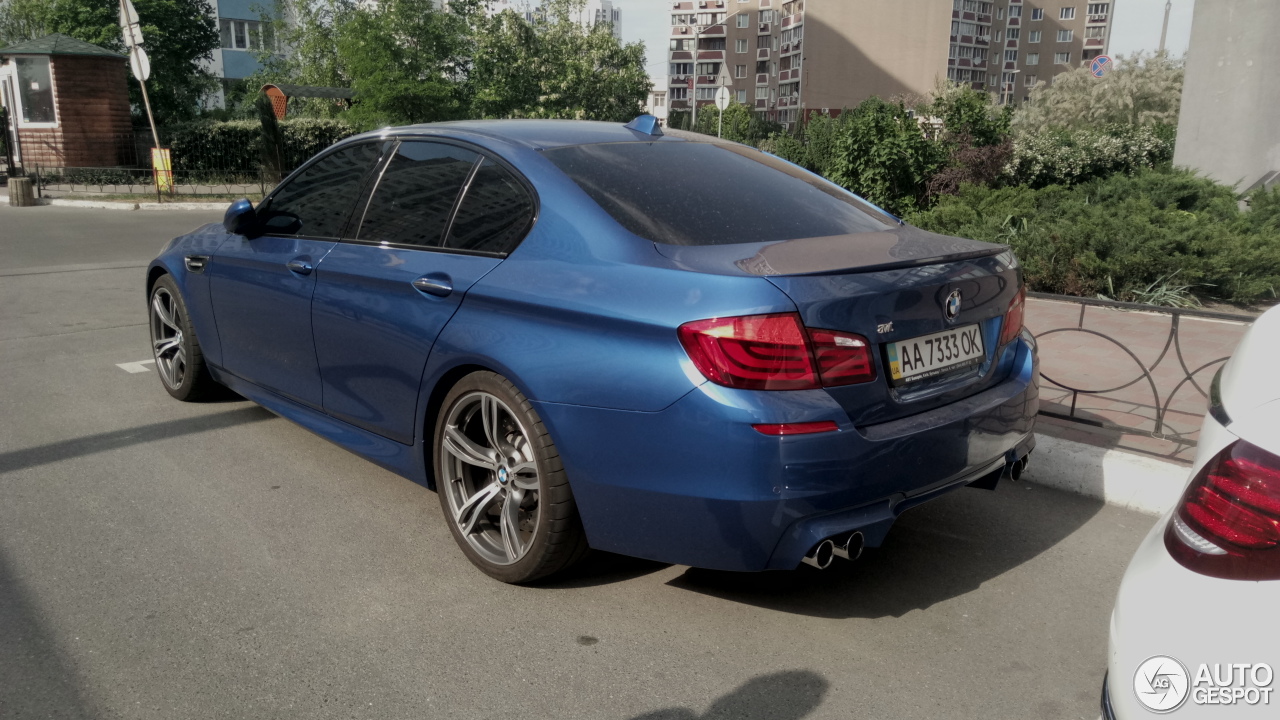 BMW M5 F10 2011