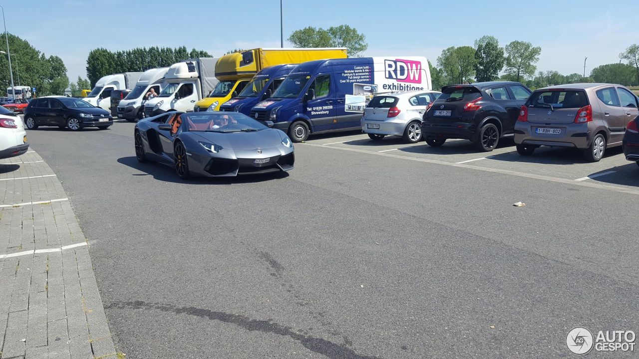 Lamborghini Aventador LP700-4 Roadster