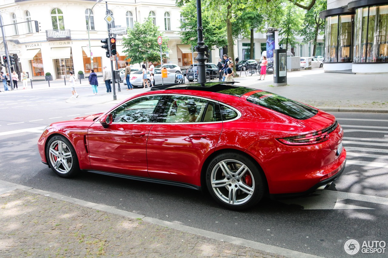 Porsche 971 Panamera Turbo