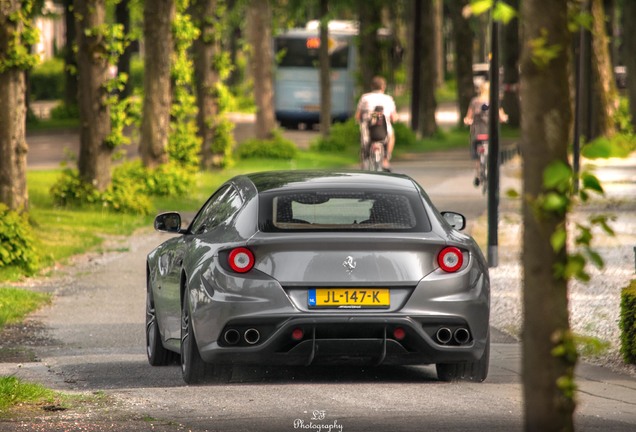 Ferrari FF