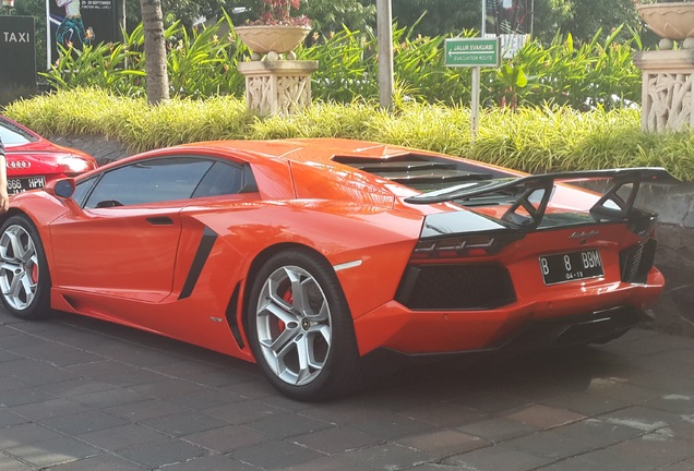 Lamborghini Aventador LP700-4