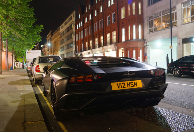 Lamborghini Aventador S LP740-4