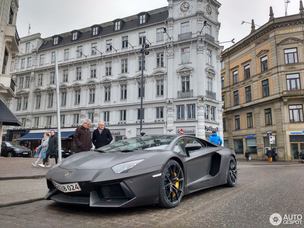 Lamborghini Aventador LP700-4