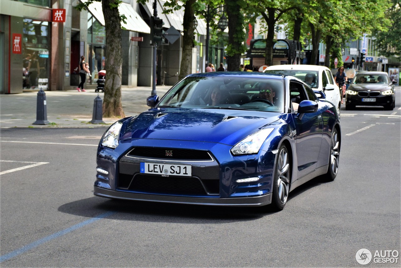 Nissan GT-R 2012