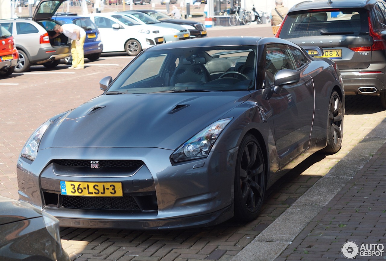 Nissan GT-R