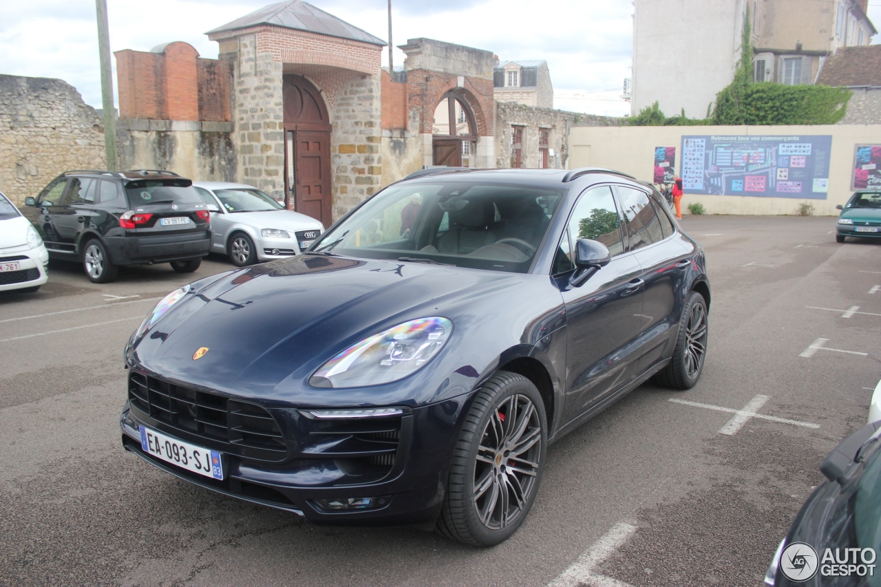 Porsche 95B Macan GTS