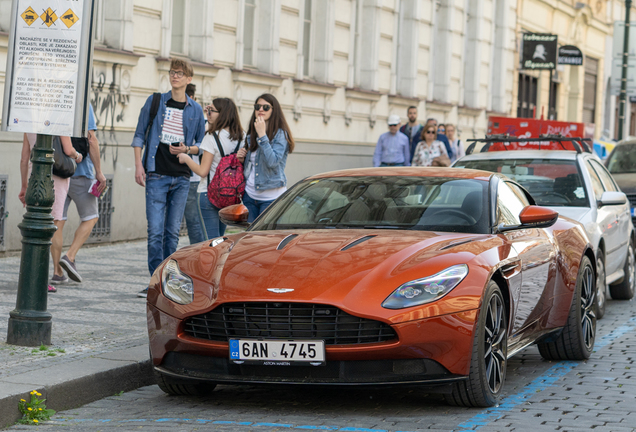 Aston Martin DB11