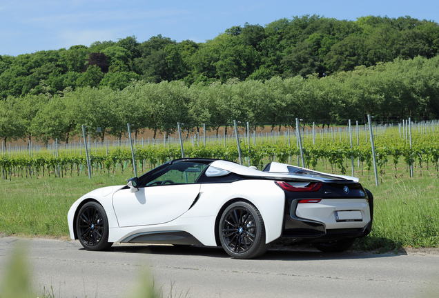 BMW i8 Roadster