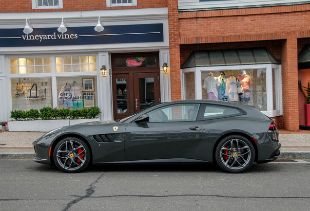 Ferrari GTC4Lusso T