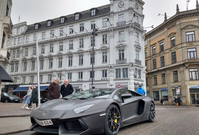 Lamborghini Aventador LP700-4