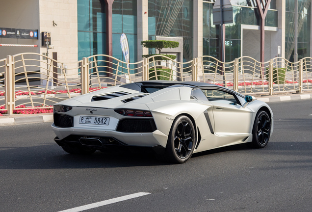 Lamborghini Aventador LP700-4 Roadster