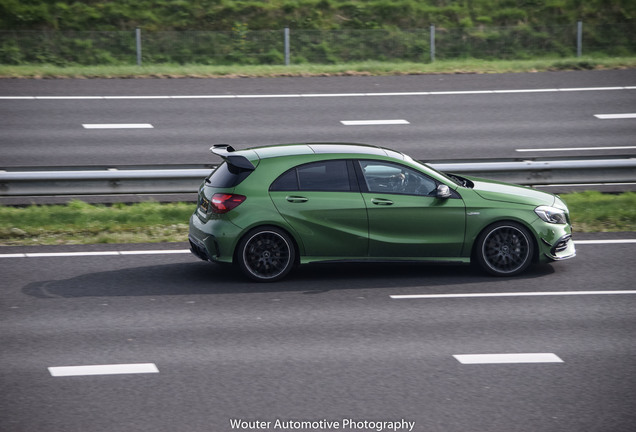 Mercedes-AMG A 45 W176 2015