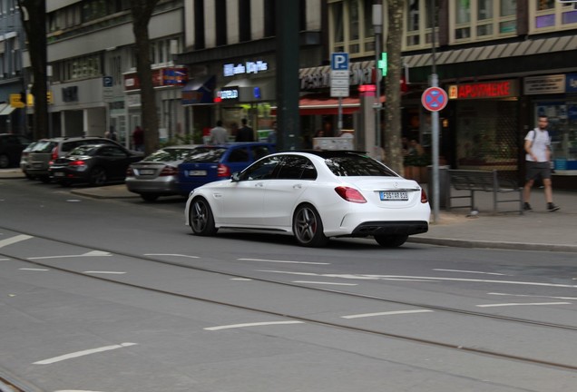 Mercedes-AMG C 63 S W205