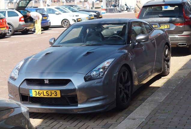 Nissan GT-R