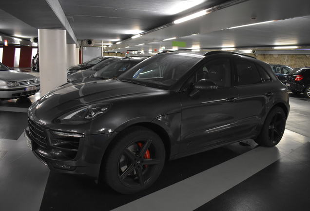 Porsche 95B Macan GTS