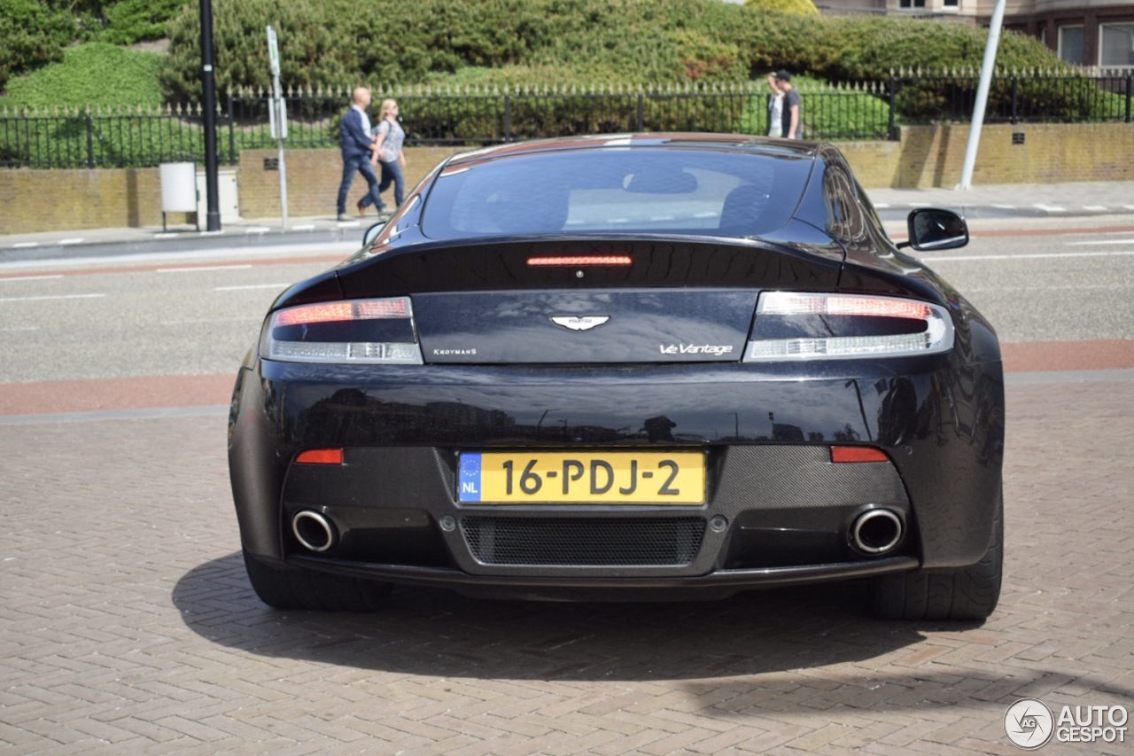 Aston Martin V12 Vantage Carbon Black Edition