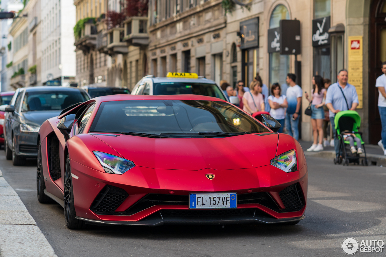 Lamborghini Aventador S LP740-4